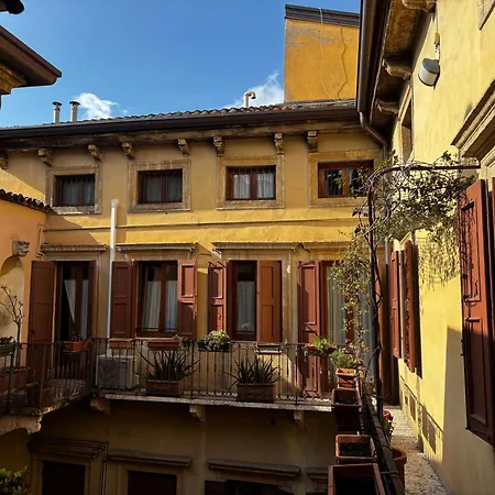 Hostel Protezione Della Giovane - Female *