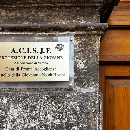 Hostel Protezione Della Giovane - Female