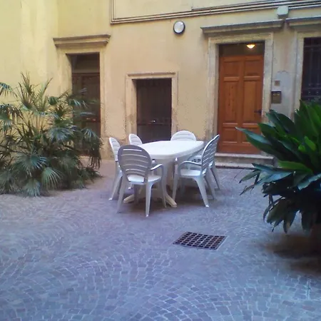Hostel Protezione Della Giovane - Female Verona